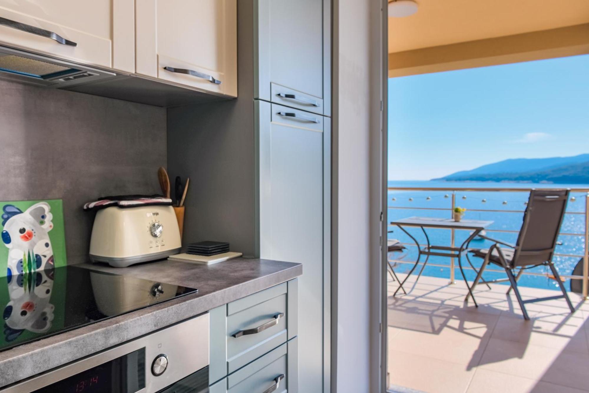 Studio Apartment Above Promenade W Terrace & Parking Rabac Exterior photo