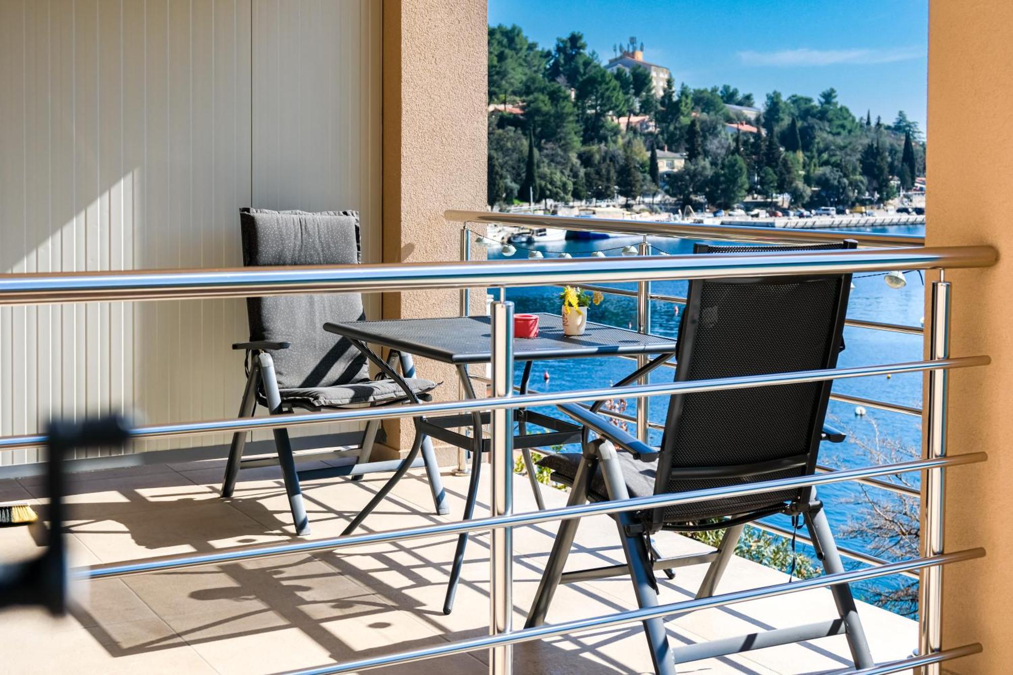 Studio Apartment Above Promenade W Terrace & Parking Rabac Exterior photo
